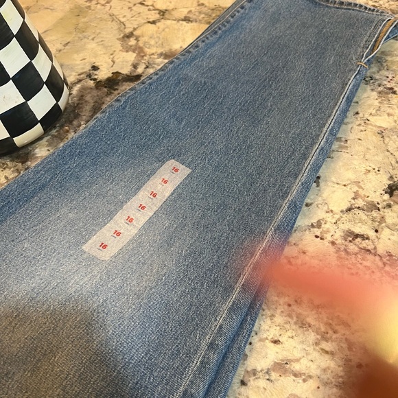 Old Navy NWT Curvy OG Loose high rise jeans - Picture 6 of 10